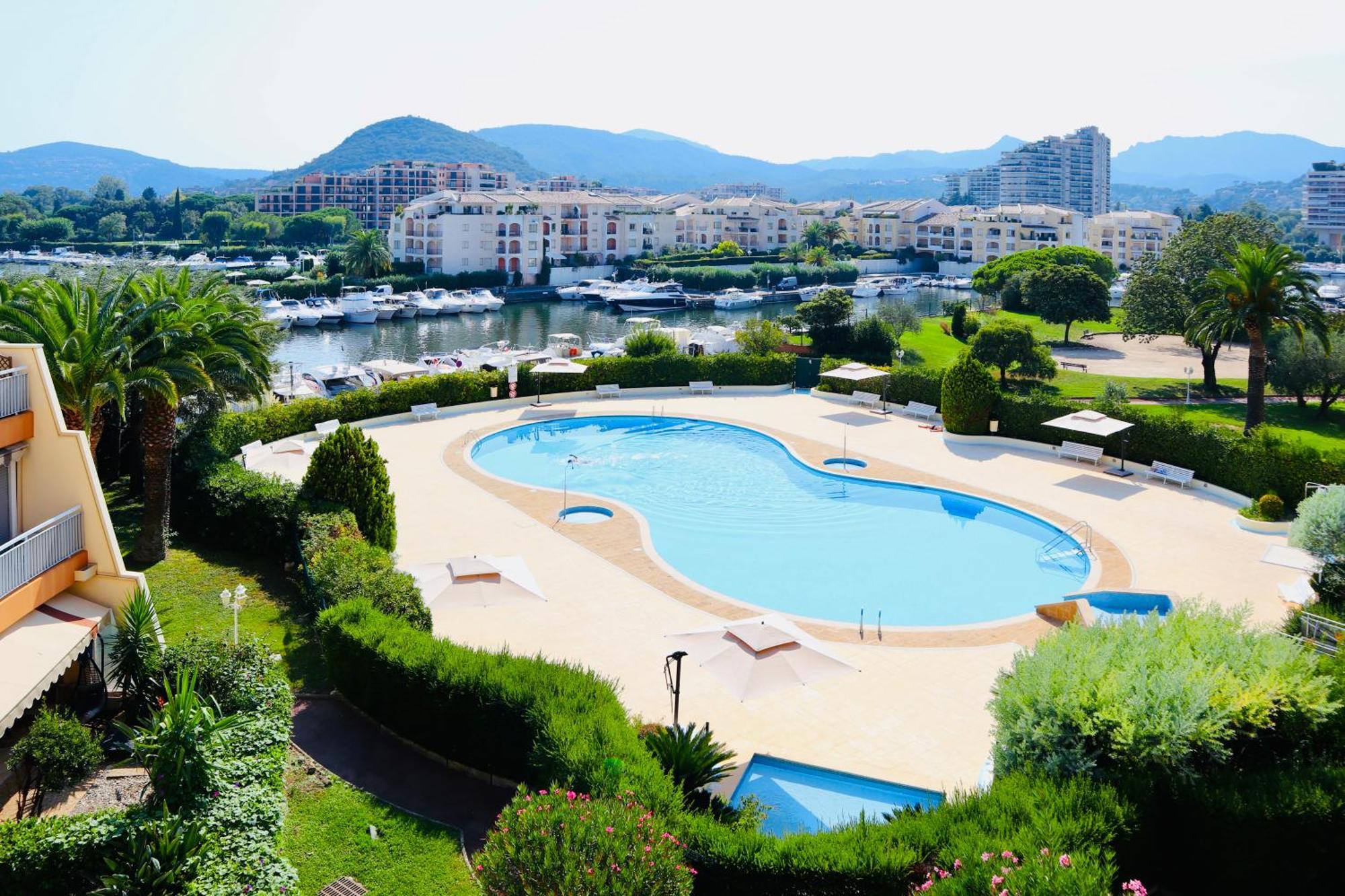 Mandelieu Somptueux 3 Pieces Vue Sur Piscineヴィラ エクステリア 写真