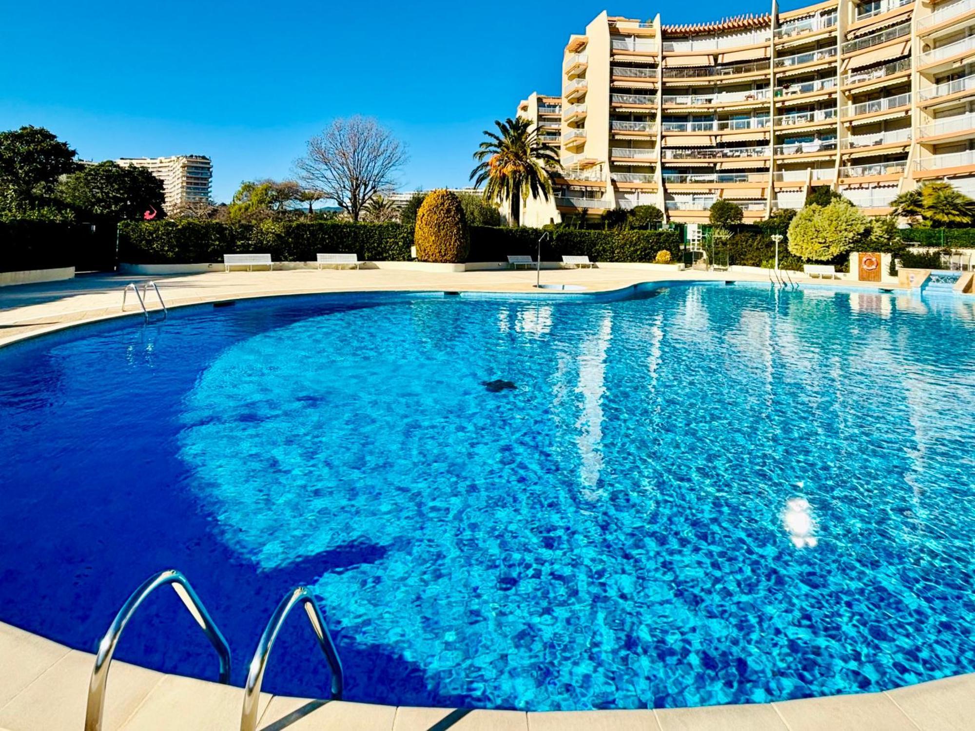 Mandelieu Somptueux 3 Pieces Vue Sur Piscineヴィラ エクステリア 写真